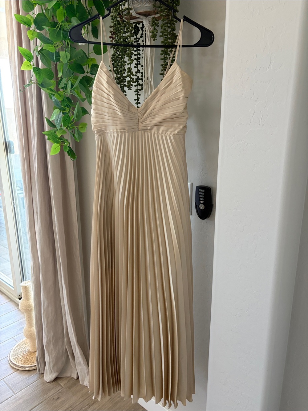 ABERCROMBIE & FITCH | Pleated Spaghetti-Strap Maxi Dress in Cream